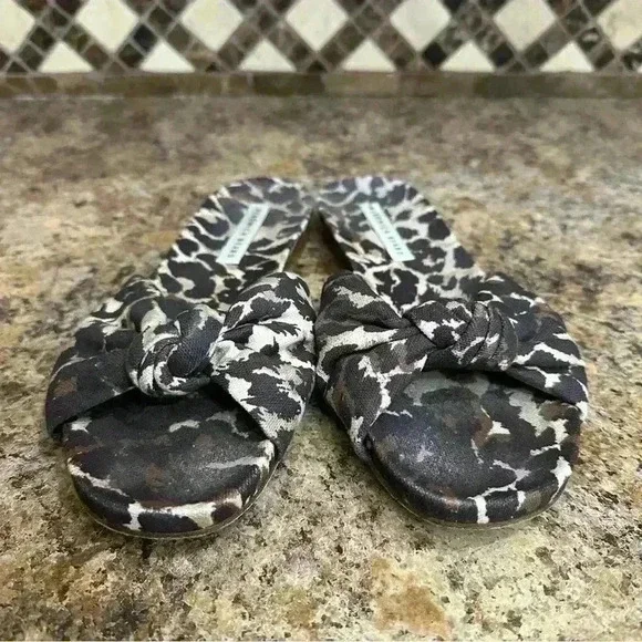 VERONICA BEARD 'Etra' Knotted Leopard Flat Sandals Size 7 Ladies Slip On Shoes - Picture 4 of 8